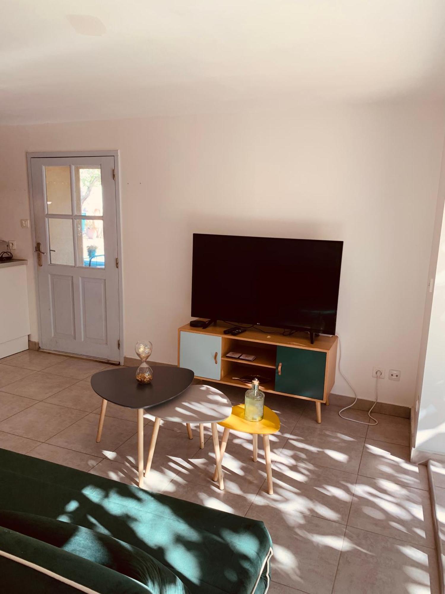 Appartement Independant Avec Jardin Et Acces Piscine Nîmes Eksteriør bilde